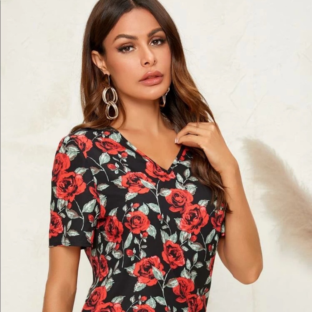 NEW SHEIN Floral Top 🌹